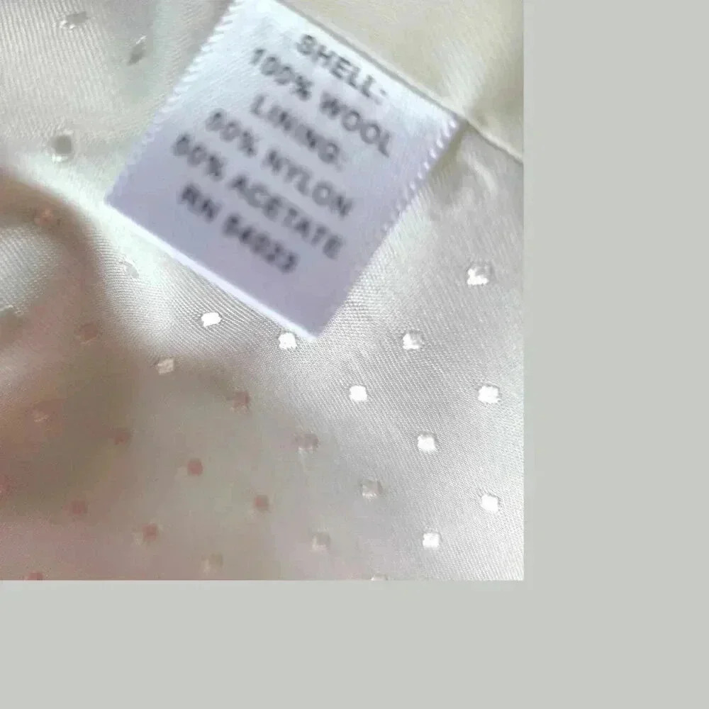 Jackie O. Cropped Blazer jacket in tan - Picture 3 of 6